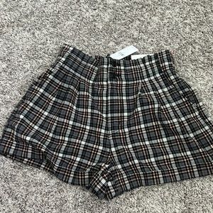 American eagle size 4, mom shorts never worn. Cute comfy